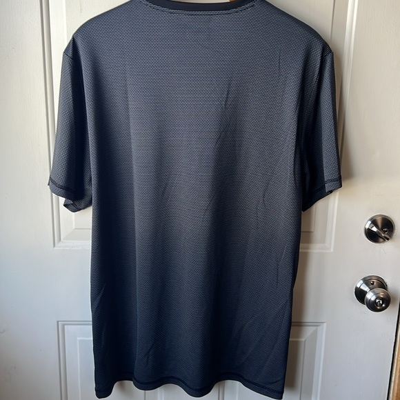 Greg Norman Athletic Tshirt - Picture 2 of 7